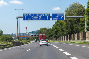 Verkehr auf der Autobahn in Oberösterreich