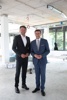SVS-Obmann Peter Lehner und Wirtschafts-Landesrat Markus Achleitner beim Besuch der neuen Landesstelle, es wird noch gearbeitet.